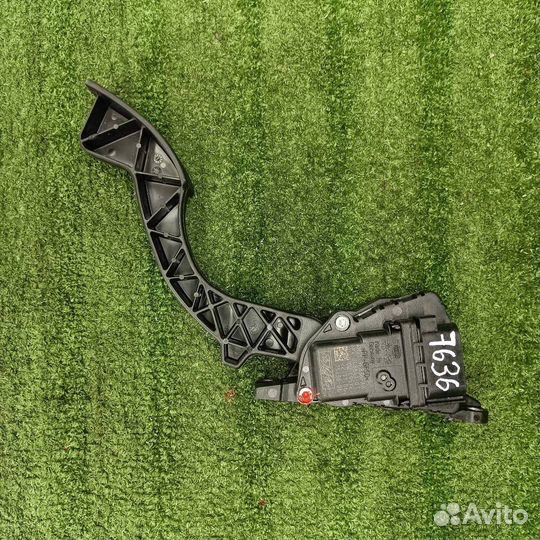 Педаль газа Ford Focus 2 2007 1804579