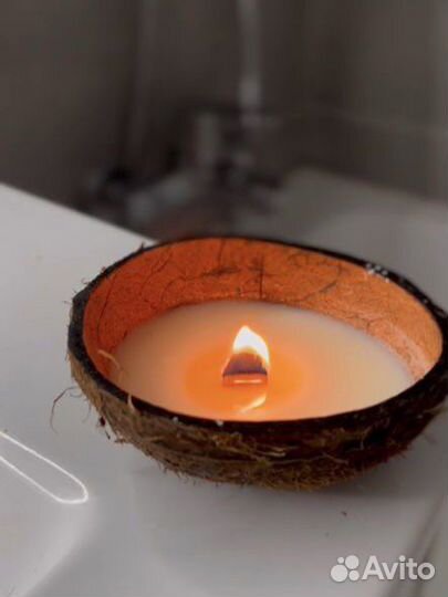 Свеча в кокосе