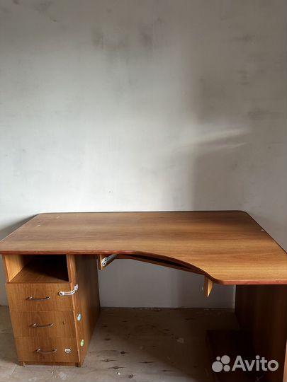 Компьютерный стол