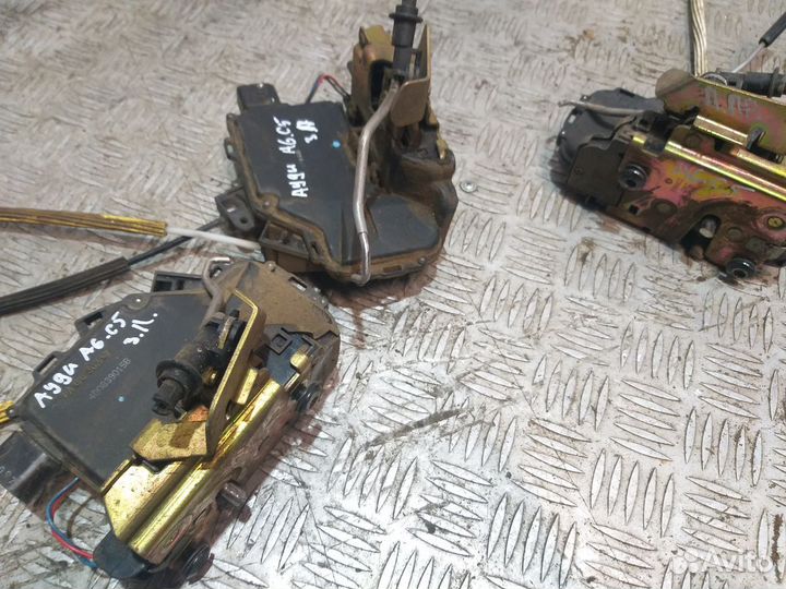 Комплект замков дверей Ауди А6 С5