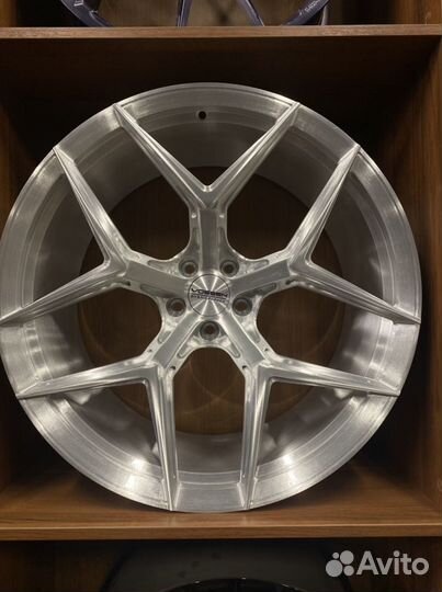 Кованые диски Vossen Design R22 5x112