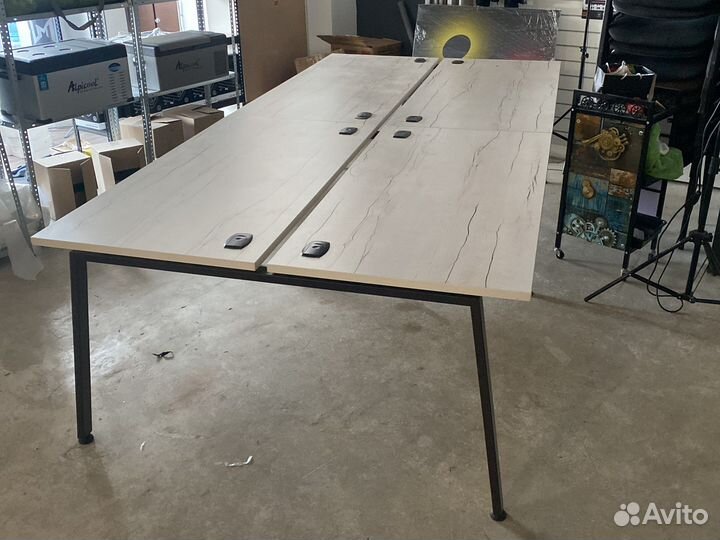 Офисный стол