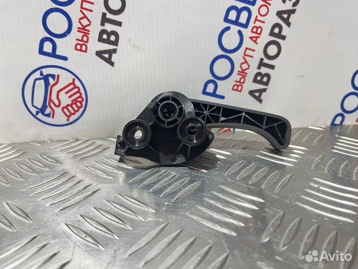 Ручка открытия капота Kia Ceed ED