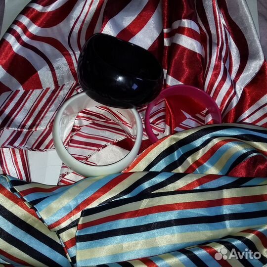 Два платка Полоски и браслеты