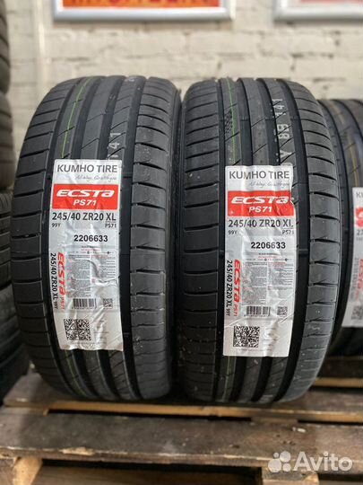 Kumho Ecsta PS71 275/35 R20 и 245/40 R20 102Y