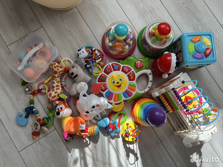 Игрушки развивающие для малышей пакетом