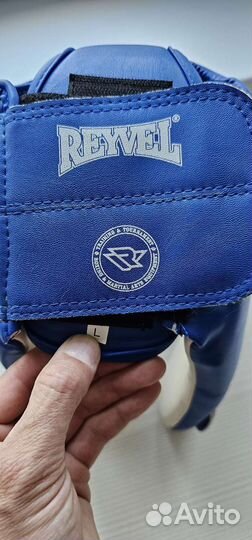 Перчатки, шлем, защита голени, бинты. экипировка