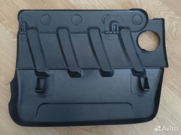 Крышка двигателя renault duster