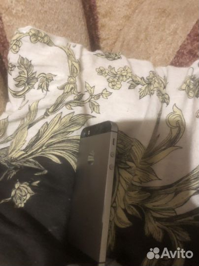 Телефон iPhone 5s