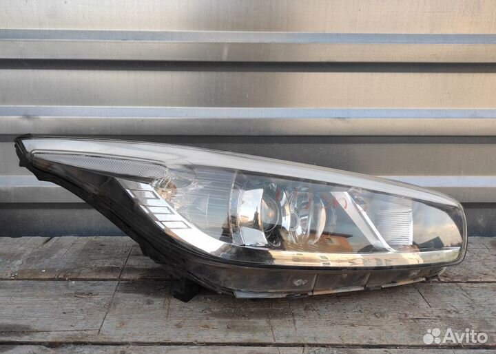 Фара битая правая Kia Ceed
