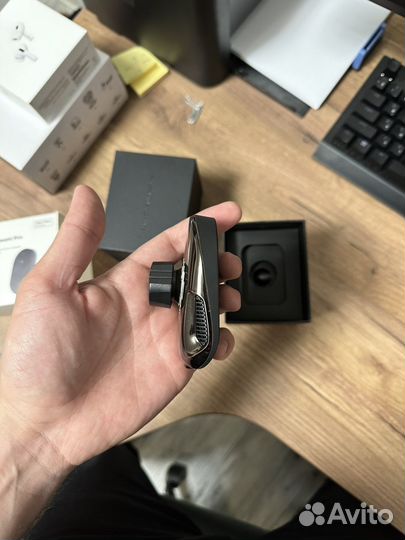 Автомобильный держатель Pitaka c беспроводной