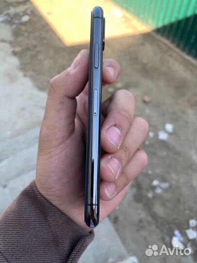 Телефон iPhoneX