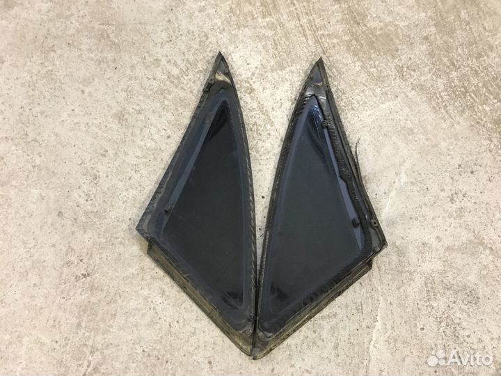 Стекло глухое заднее Audi A4 B6 (4333)