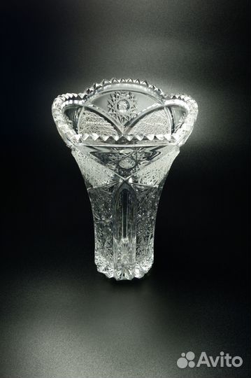Ваза хрустальная для цветов