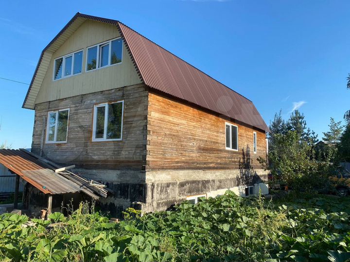 Дом 180,2 м² на участке 6,6 сот.