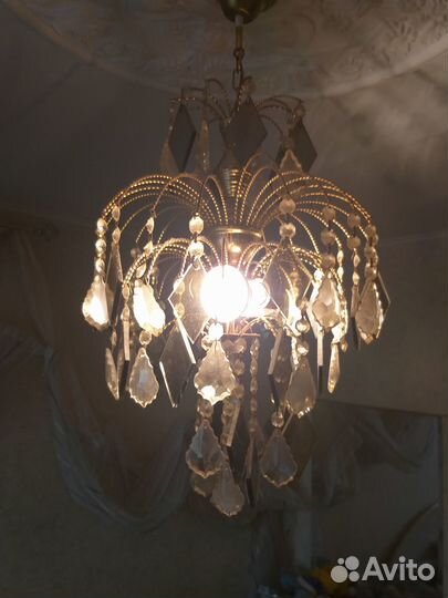 Люстра красивая, в спальню, 3 рожка