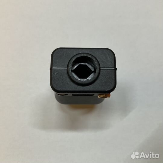 Сетевой коннектор С7 IEC Furutech FI-8N (G)