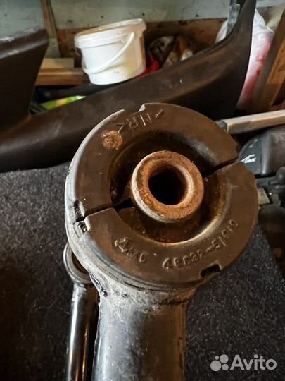 Верхний левый передний рычаг altezza