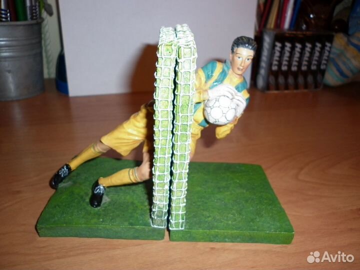 Коллекционная статуэтка - Футболист (вратарь)
