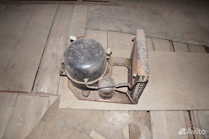 Радиатор холодильного агрегата, стальные трубки, и