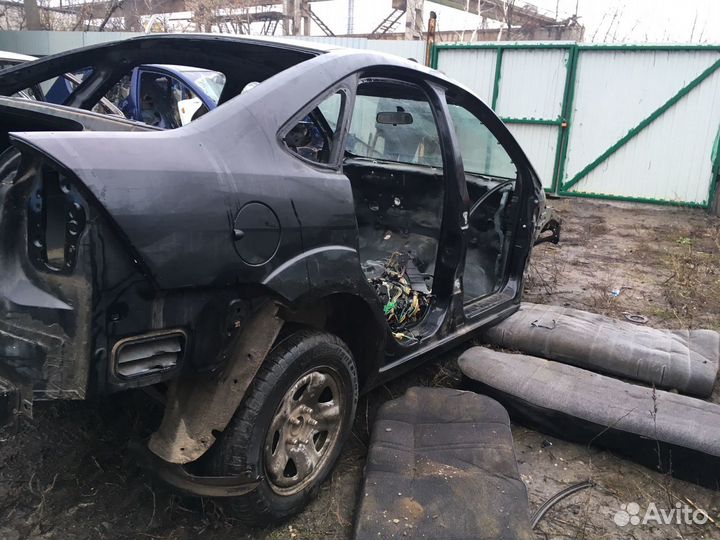 Форд фокус 2 рестайлинг кузов распил цвет чёрный