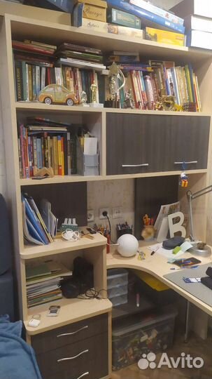 Стол письменный угловой с полками б/у