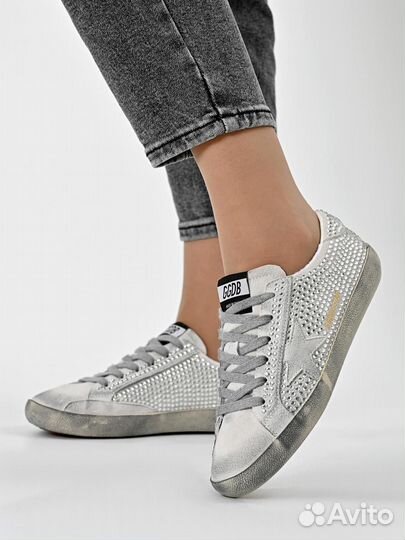 Кроссовки женские