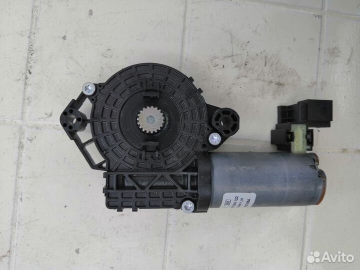 Мотор шторки люка Mercedes Benz GLA X156 2017 250