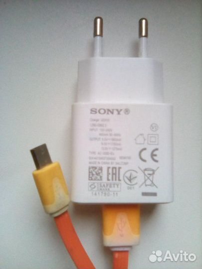 Сетевое зарядное устройство в розетку sony UCH10