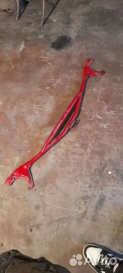 Распорку Mitsubishi Lancer