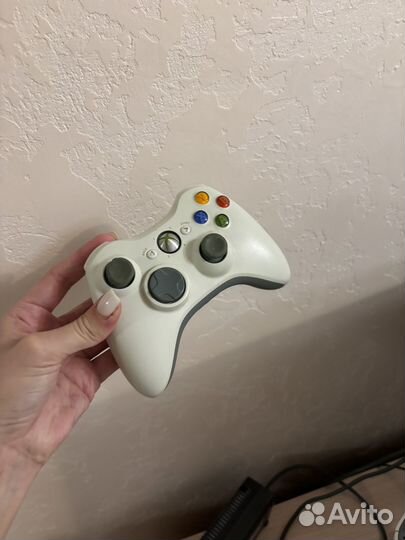 Xbox 360 с джостиком +диск Fifa 14 лицензия