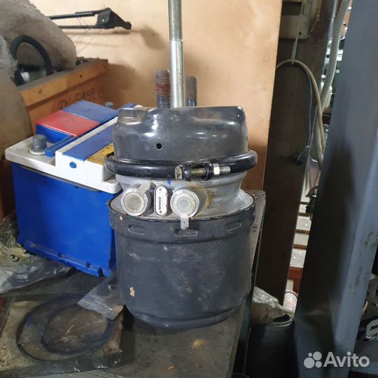 Энергоаккумулятор volvo