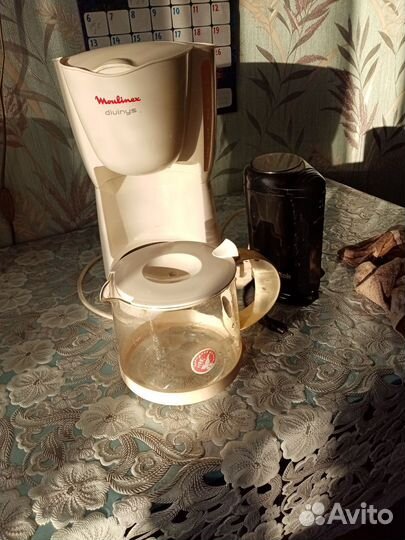 Кофеварка с кофемолкой