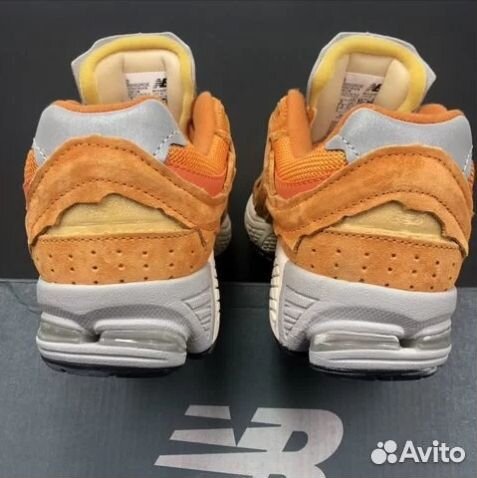 NEW balance 2002R vintage orange