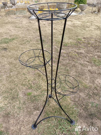 Подставка для цветов напольная металлическая