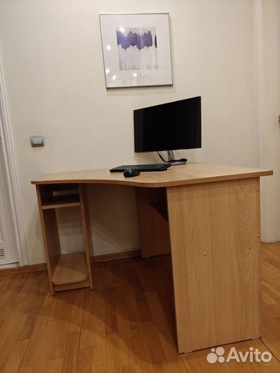 Компьютерный стол б.у. в идеальном