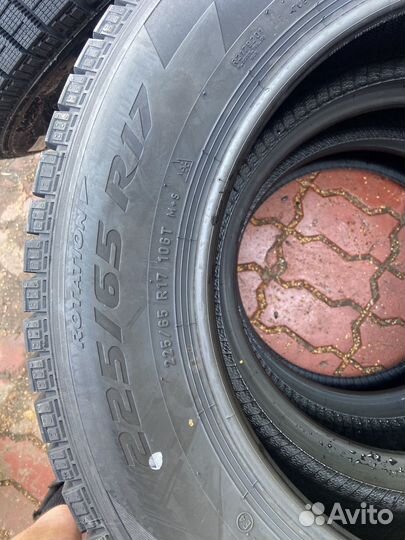 Pirelli Ice Zero FR SUV 225/65 R17 106T