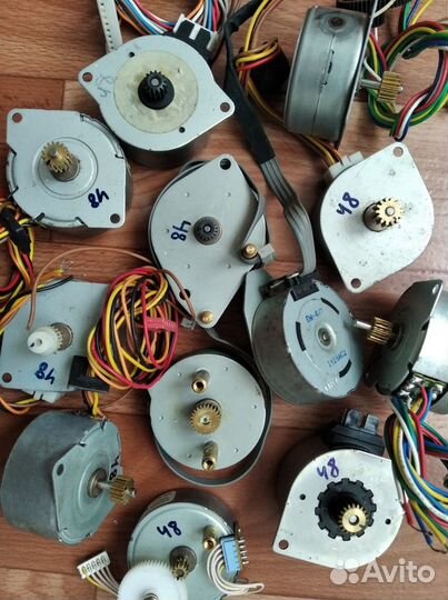 Шаговый двигатель