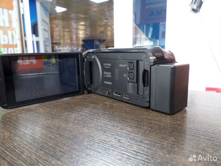 Видеокамера Full HD Canon Legria HF R56