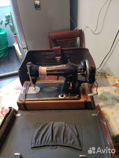 Швейная машинка подольская ручная