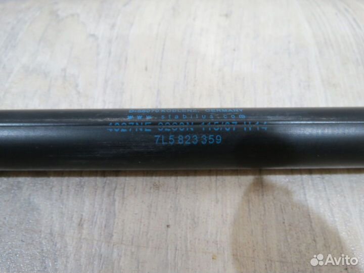 Амортизатор капота Porsche Cayenne 957