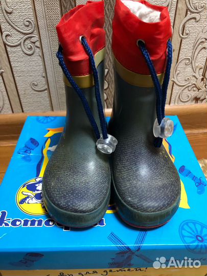 Сапоги резиновые для мальчика. Размер 21