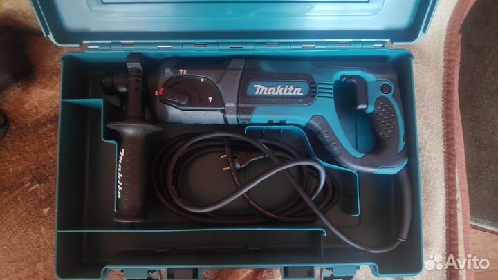 Перфоратор Makita HR2475