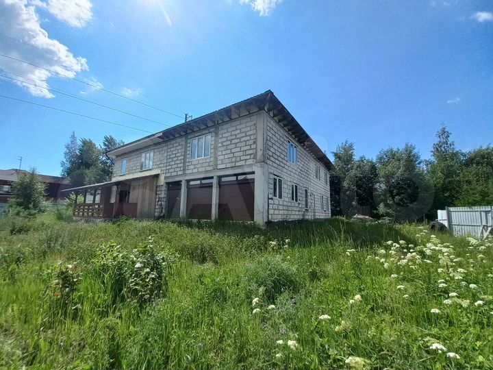 Коттедж 436 м² на участке 12 сот.