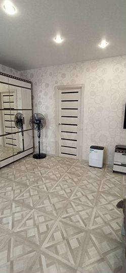 2-к. квартира, 80 м², 1/2 эт.