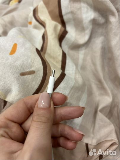 Оригинальный провод на iPhone