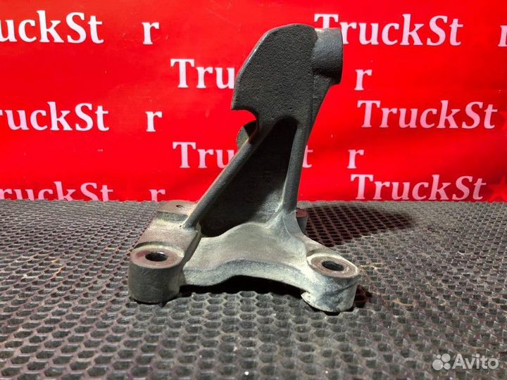 Кронштейн двигателя левый Daf XF106