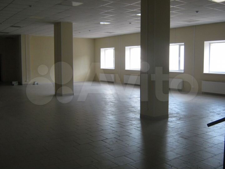 Помещение свободного назначения, 1300 м²