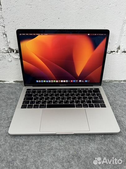 Apple macbook Pro 2017 i5/512/8гб TouchBar