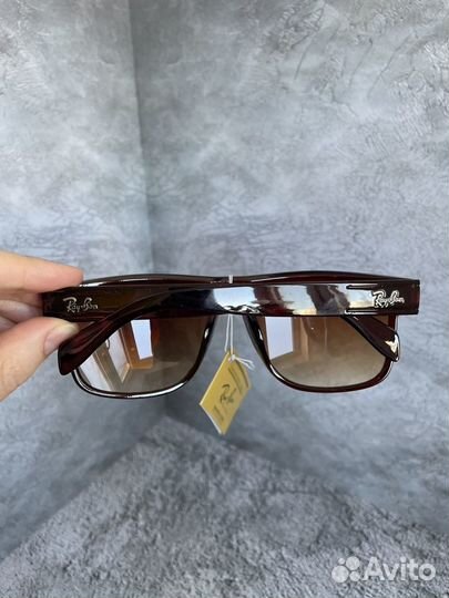 Солнцезащитные очки Ray Ban Wayfarer